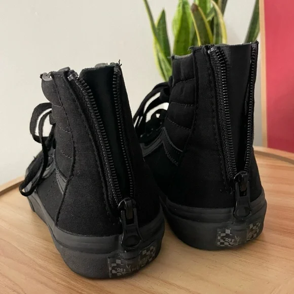 Sk8-Hi Zip - All Black - Picture 11 of 11